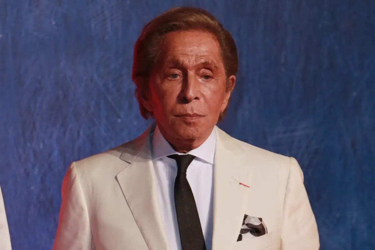  Se ne va Valentino, e con lui anche un modo elegante di stare a tavola