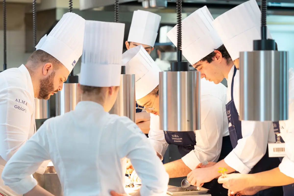  Dal sacrificio alla dignità: il futuro della ristorazione passa dalle scuole