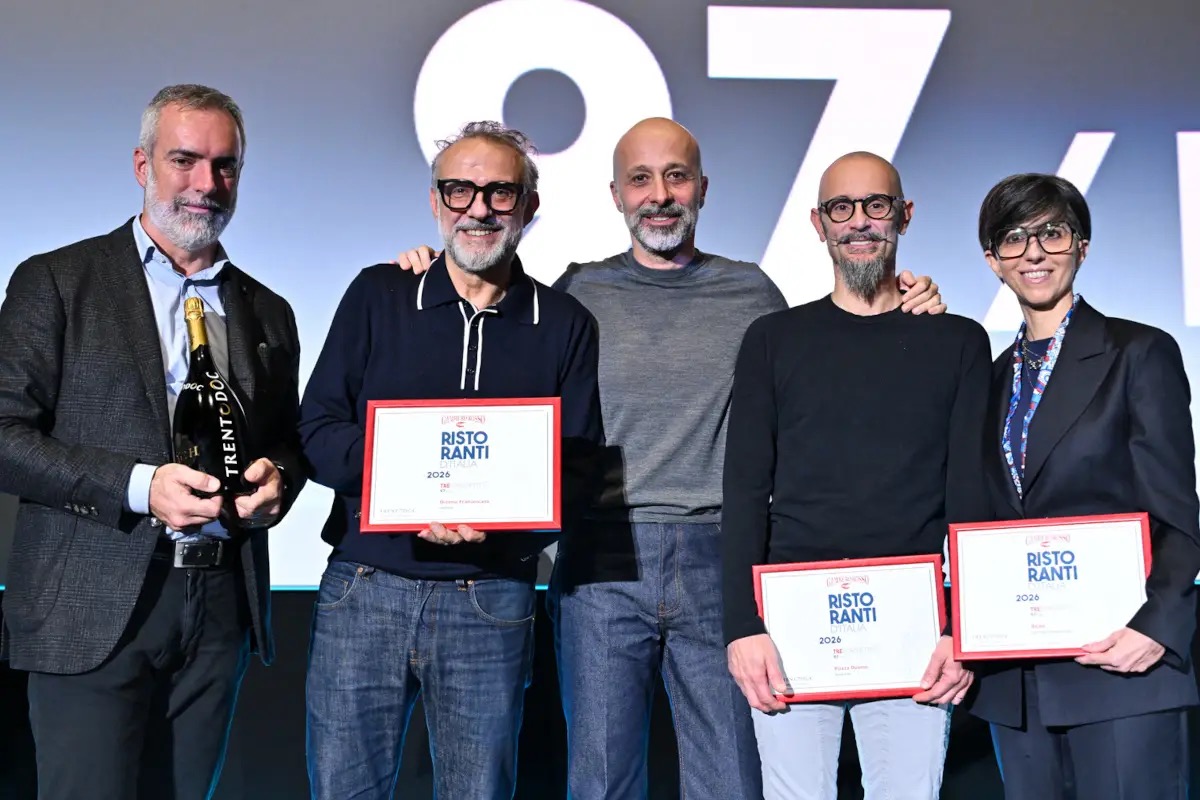 Guida Ristoranti d’Italia 2026: Bottura, Crippa e Romito le migliori Tre Forchette