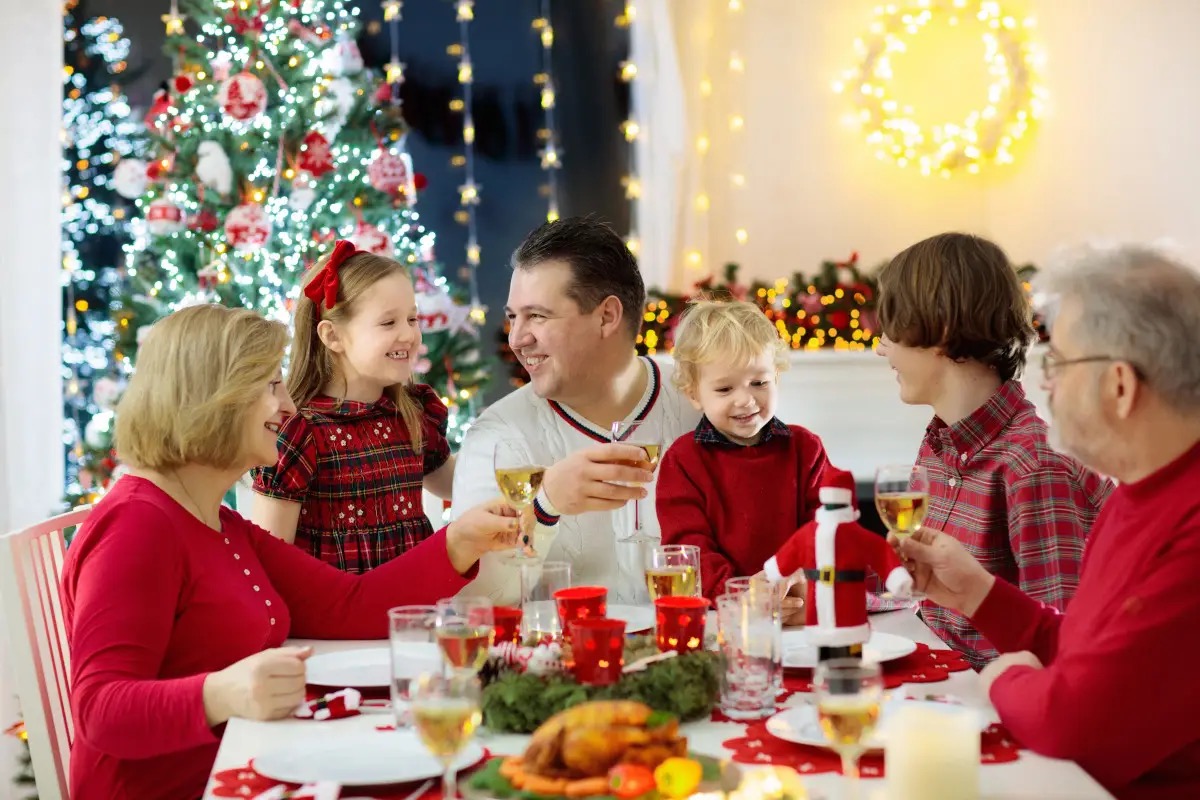  Natale a tavola in famiglia: il galateo minimo per non rovinarsi le feste