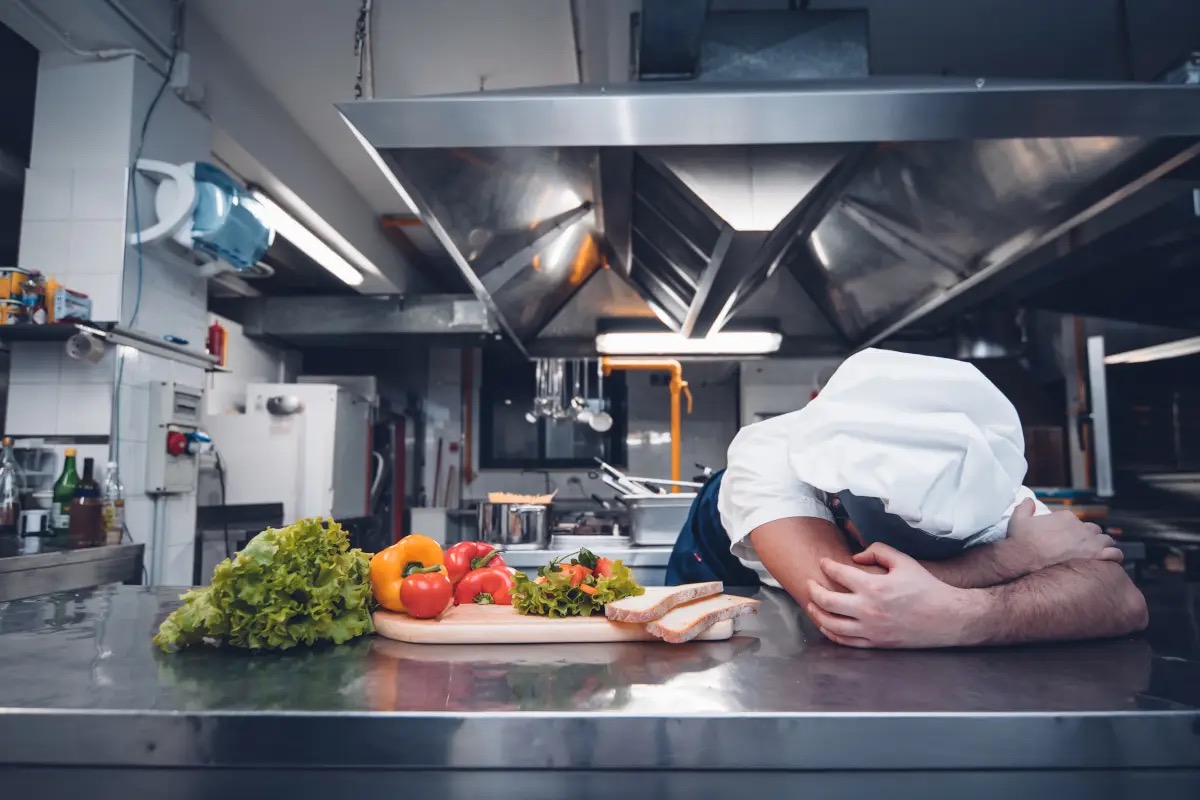  Dentro la crisi del personale: sei voci per capire perché la cucina italiana è allo stremo