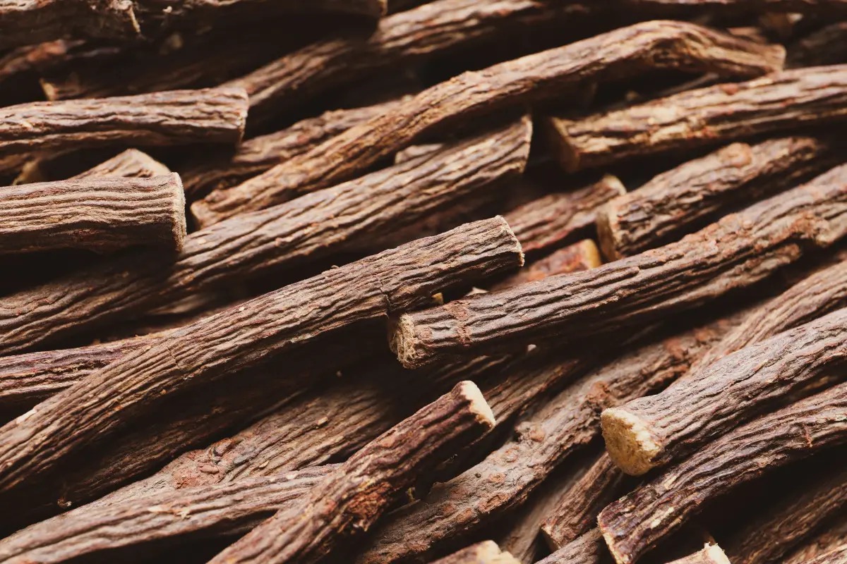 Liquirizia, la radice che fa bene: gusto e salute in un solo ingrediente