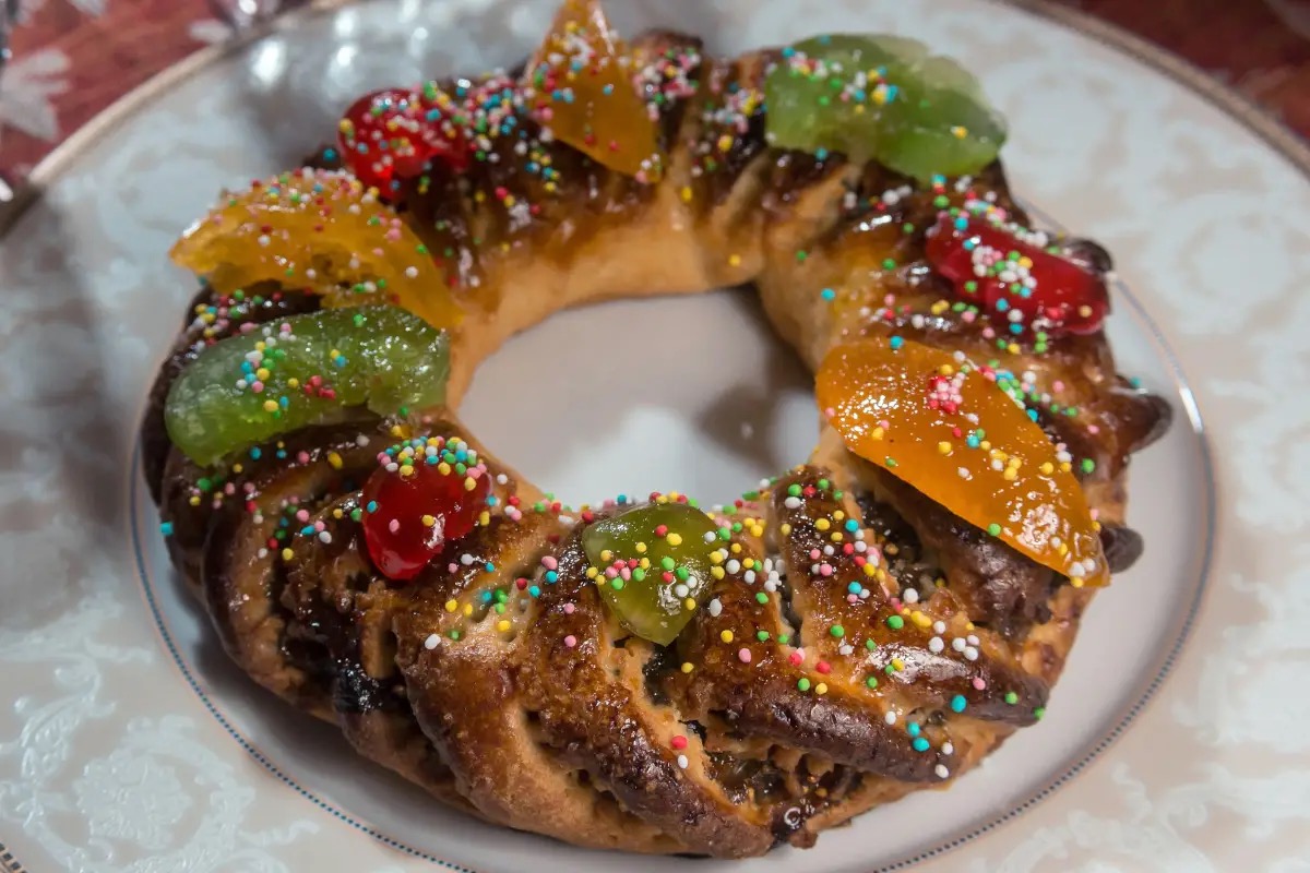 Alla scoperta del buccellato, il dolce di Natale che sembra un centro tavola