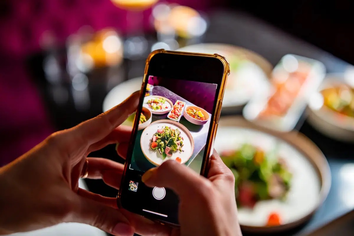  Un ristoratore può vietare ai clienti di fotografare i piatti? Cosa bisogna sapere