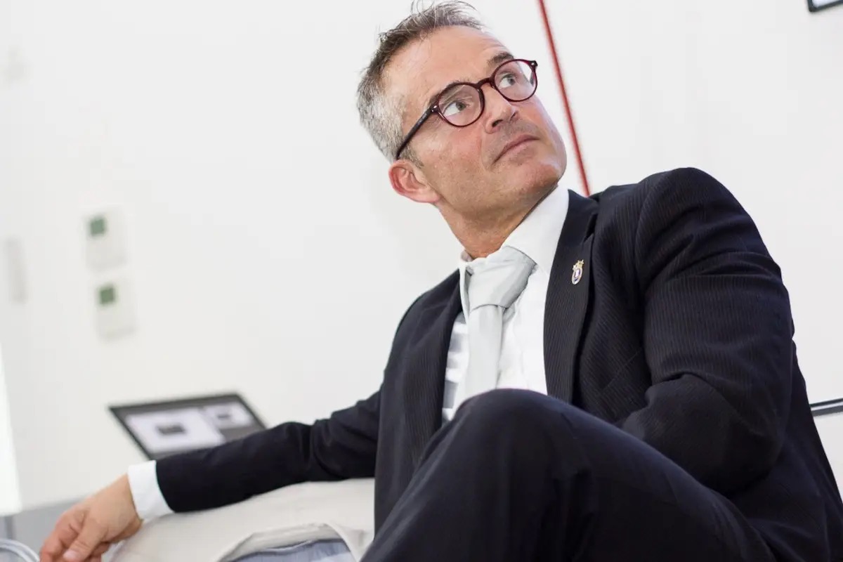  IA, stipendi bassi e crisi etica: Carcangiu scuote la ristorazione italiana