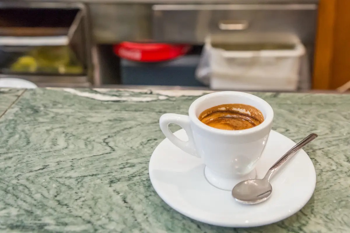 Caffè low cost ma di qualità: in Italia il prezzo resta tra i più bassi d’Europa