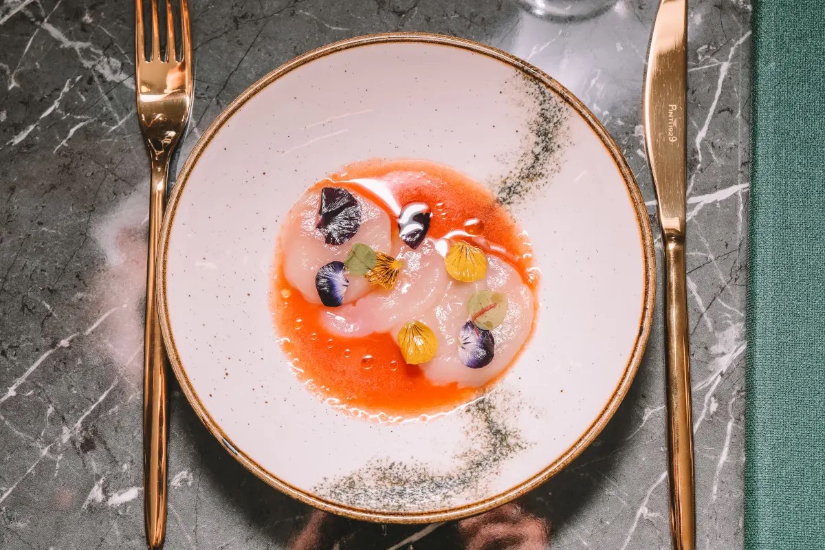 Da Masterchef ai fornelli: Kassandra guida il nuovo “Tre Gazzelle Bistrot”