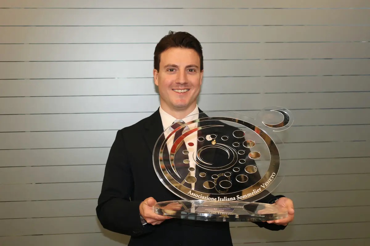 Miglior sommelier del Veneto 2025: il titolo Ais va ad Alberto Toffanello