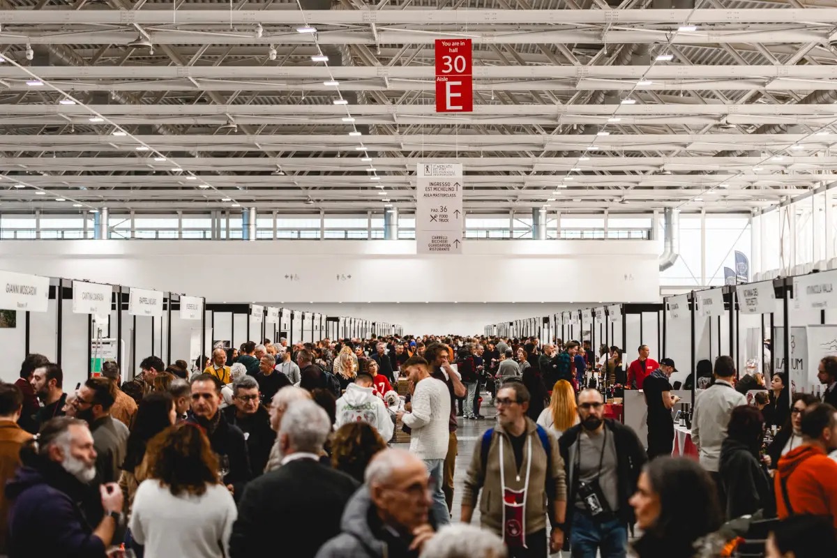 Bologna capitale del vino indipendente: oltre mille vignaioli al Mercato Fivi