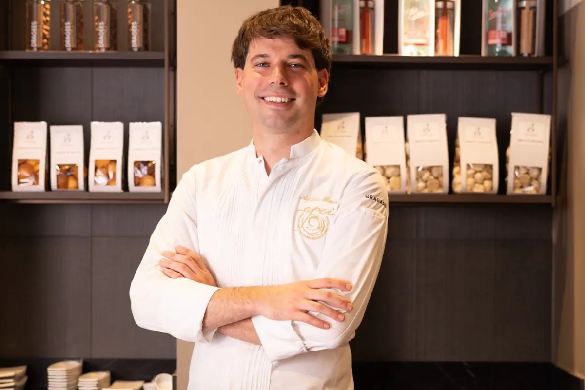  Andrea Buosi davanti al bivio: boutique parigina o pasticceria ad apertura continuata?