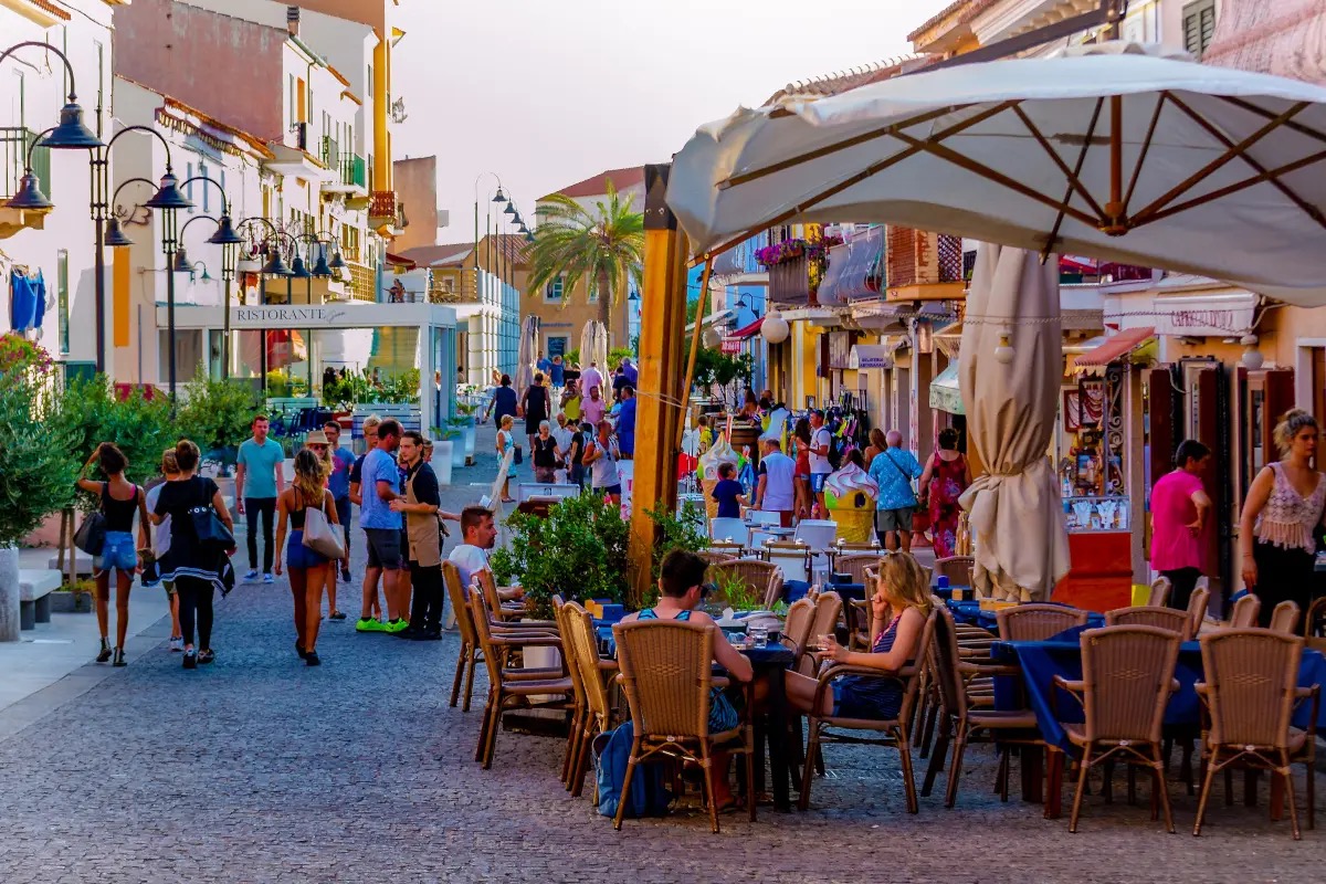  Dehors, si va verso il rinvio al 2027. La Fipe: «Male minore, ma servono certezze»