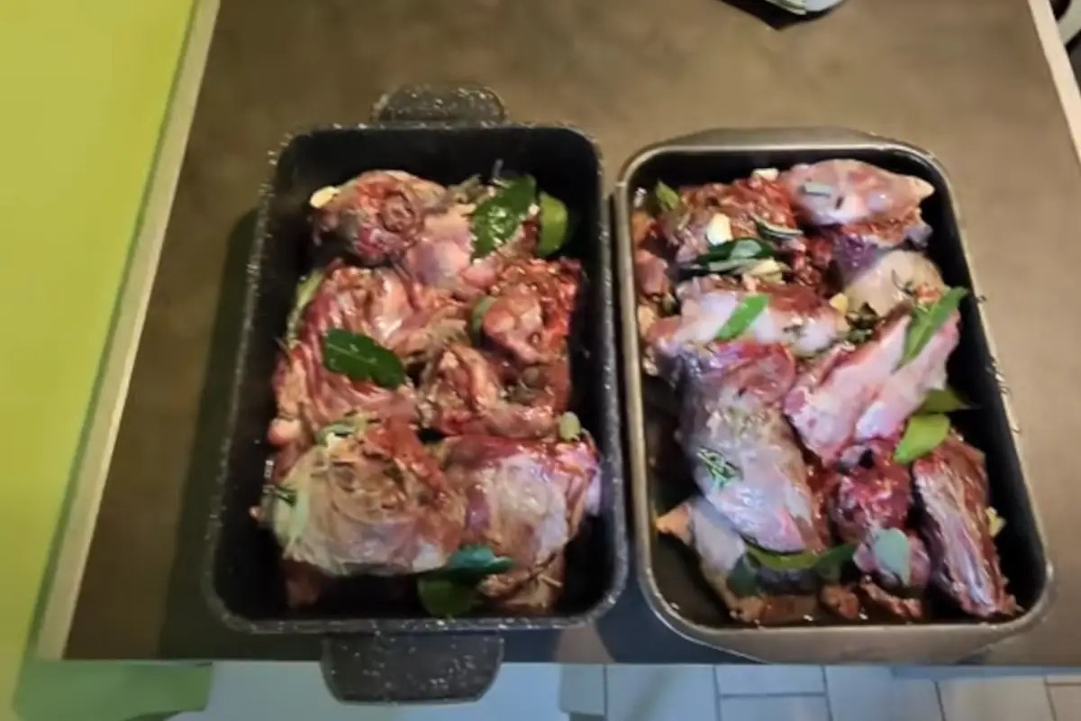 Il pranzo domenicale più discusso d’Italia: il sindaco cremonese cucina nutria