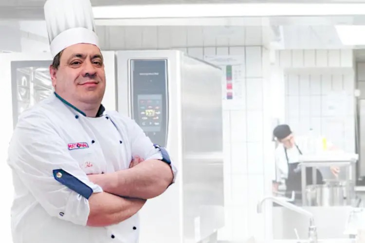 Perché le cucine fantasma sono una svolta per ristoranti e hotel? Il caso SOS Chef