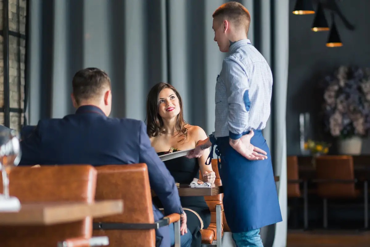  Meglio un robot o un cameriere-venditore? La sfida per il futuro della sala