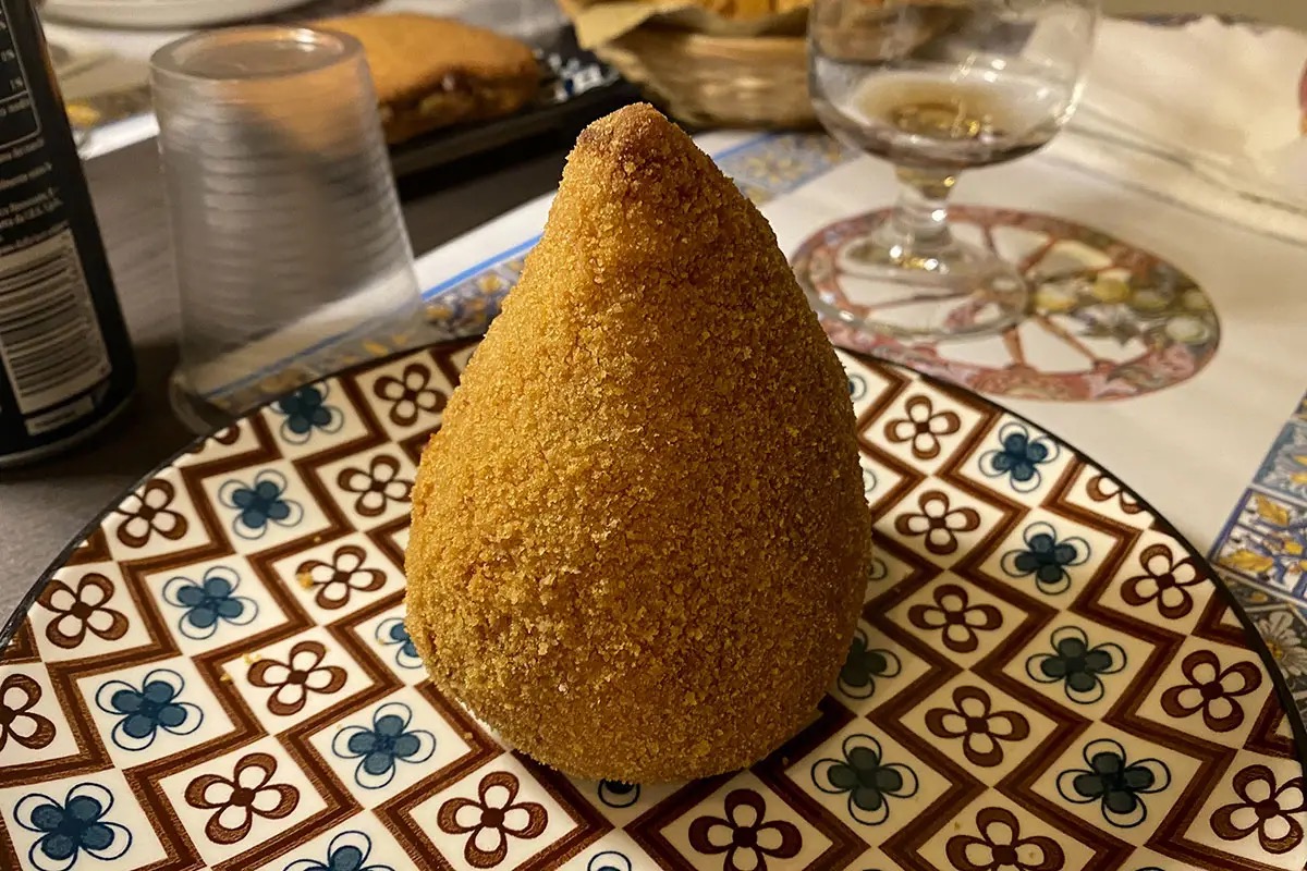 La bottega che ha anticipato lo street food: a Catania si frigge dal 1837