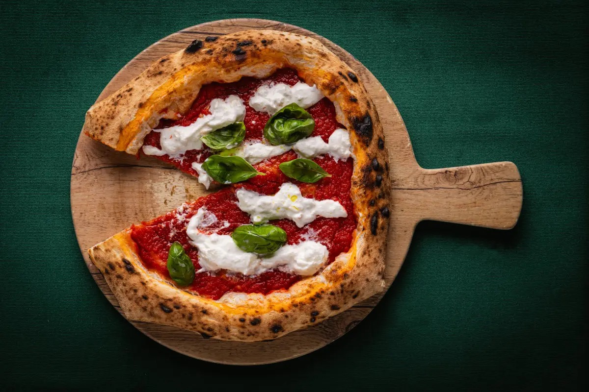 Ecco perché la pizzeria di Sasà Martucci a Milano non è una copia de “I Masanielli”