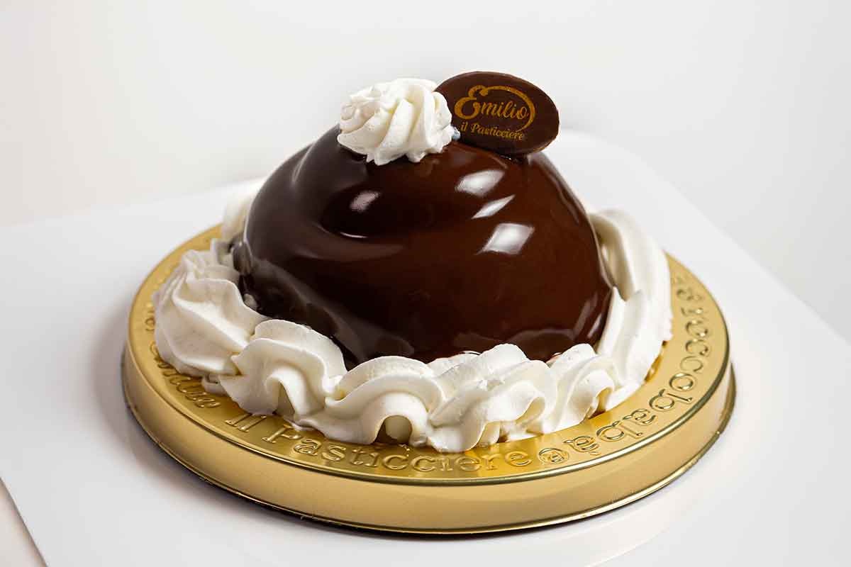 Conosci Roccobabà? Il dolce che da Casal di Principe ha conquistato anche la moda