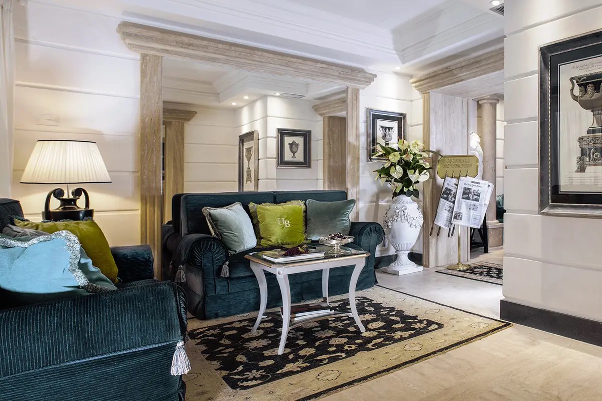  Hotel Barocco: charme romano con vista su Piazza Barberini e colazione d’autore