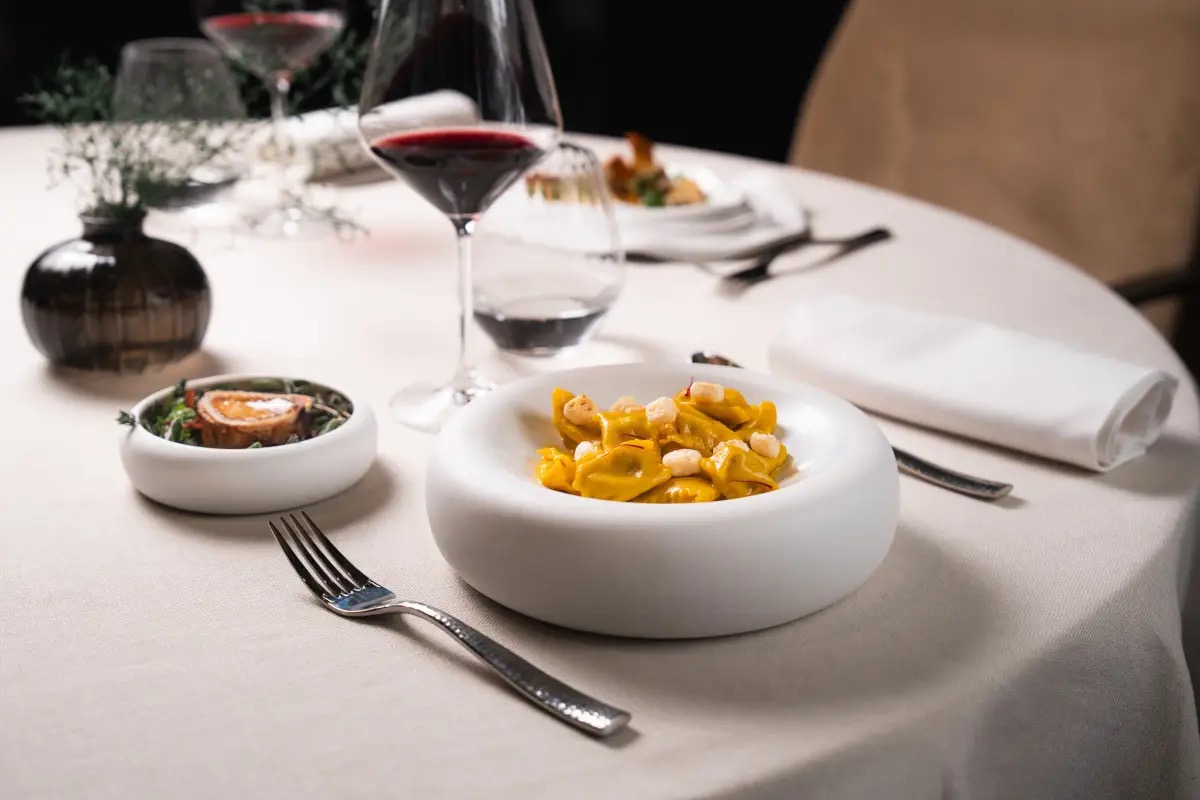 Il ristorante Terrazza Gallia di Milano riapre come “osteria d’autore”