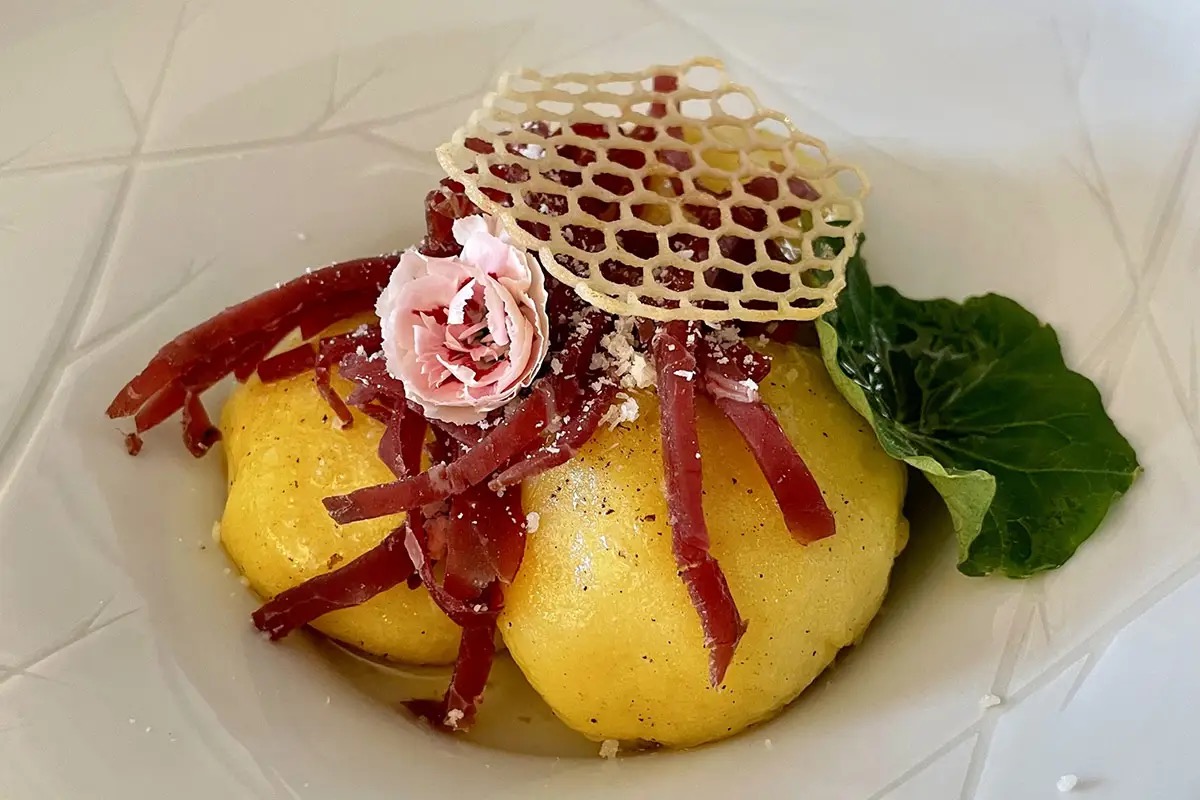  Gnocchi gourmet ripieni al Bitto con bresaola della Valtellina IGP