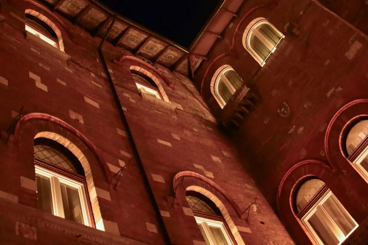 L'hotel con sotterranei e passaggi segreti in un palazzo rinascimentale nel cuore di Perugia