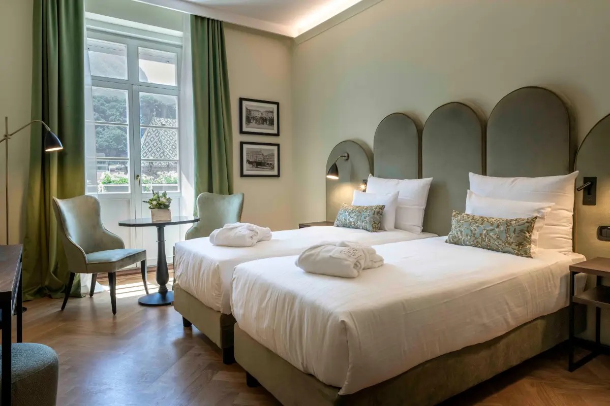  Dormire davanti al Duomo di Bolzano nell'hotel che ospitò Walt Disney