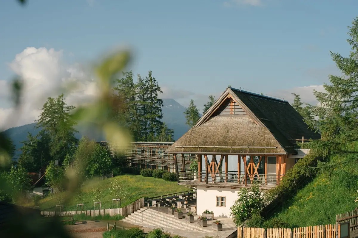 Vigilius Mountain Resort: un rifugio nella natura a Bolzano 
