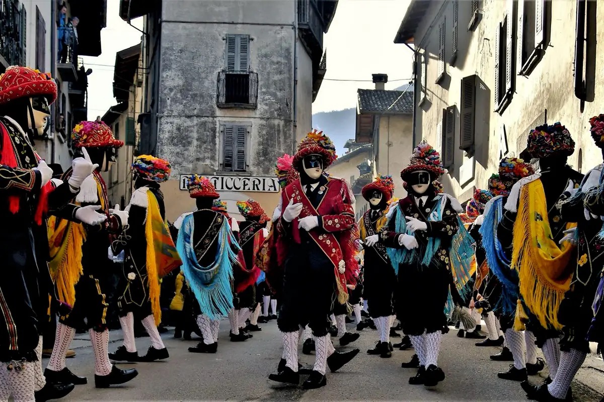 I Carnevali più insoliti nascosti in alcuni dei borghi più belli d'Italia