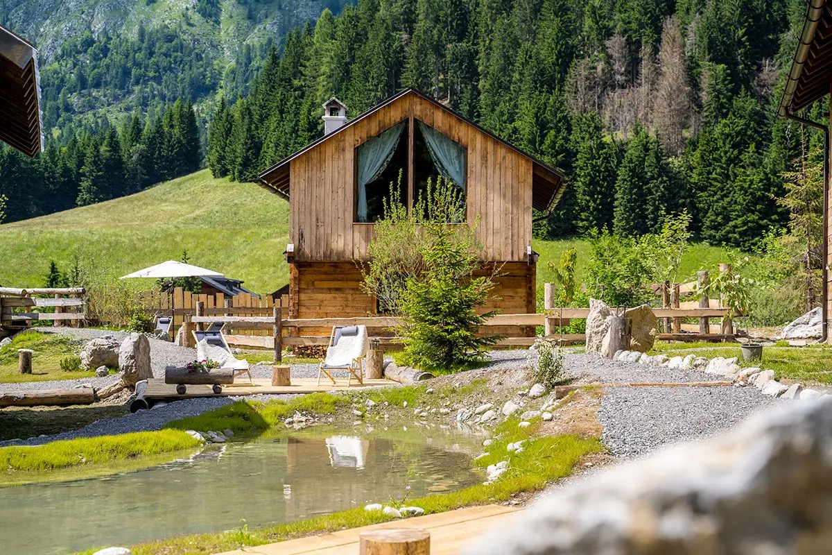 Trascorrere le vacanze a cielo aperto in un camping glamour tra le Alpi e le Dolomiti
