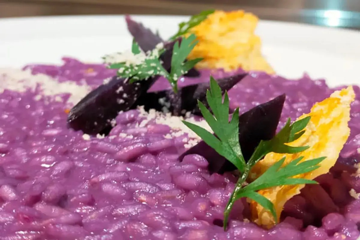 &nbsp;Riso carnaroli, carote viola e cialde di Parmigiano