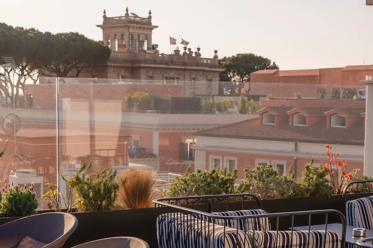 Charlie's Rooftop, la terrazza che celebra Roma con cocktail sui sette colli 