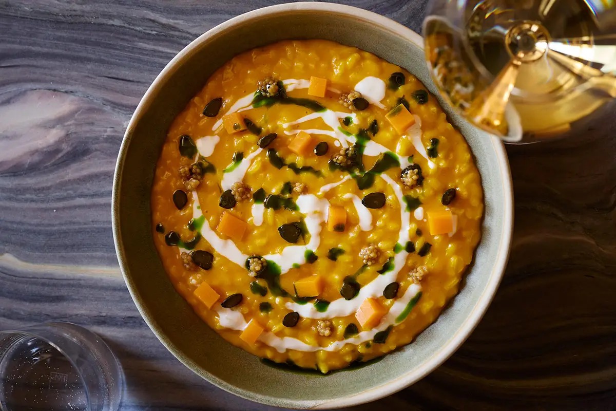  Risotto alla zucca, senape in grani e fonduta di blu di capra