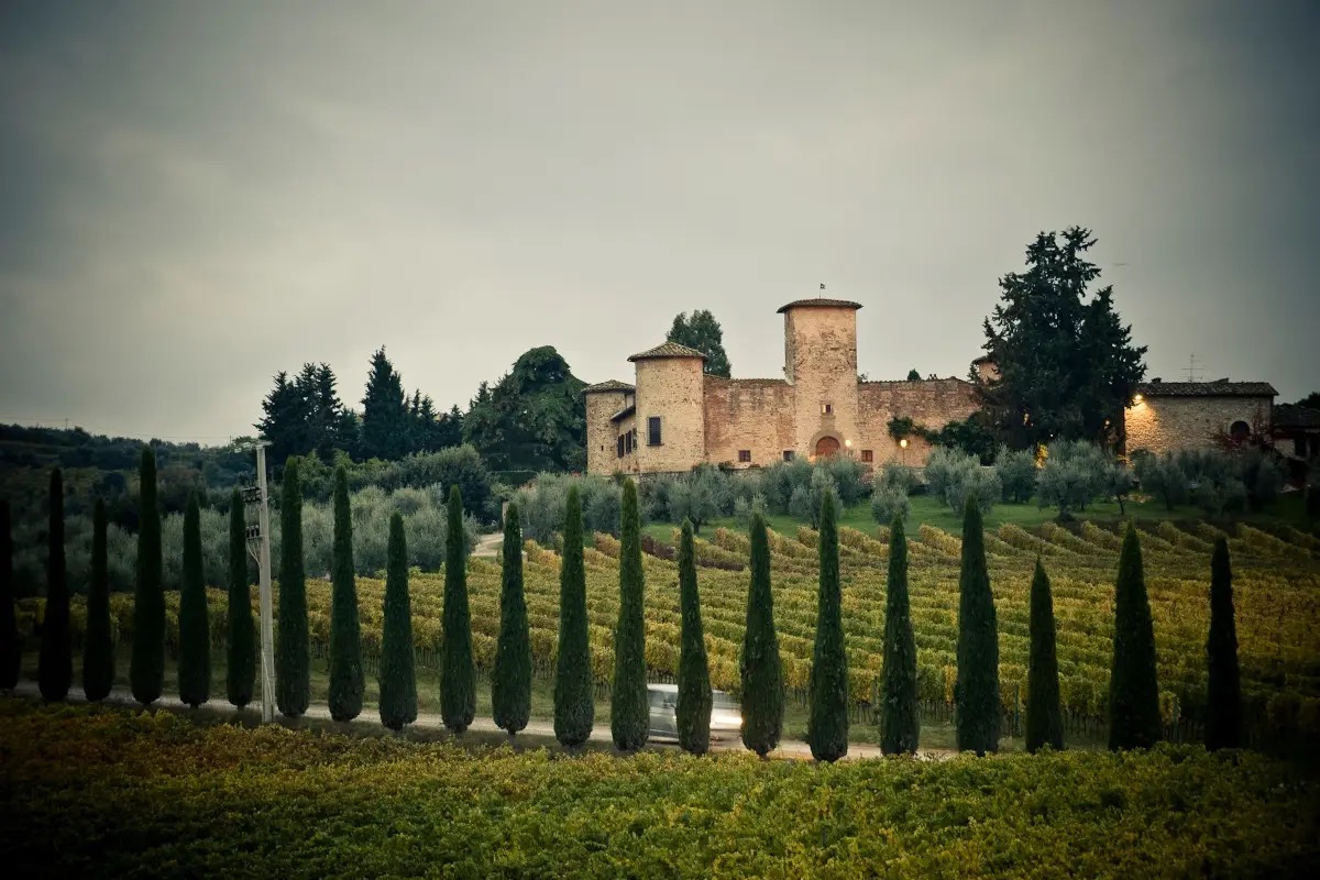 Ecco come un’antica fortezza medievale è diventata un modello di enoturismo nel Chianti
