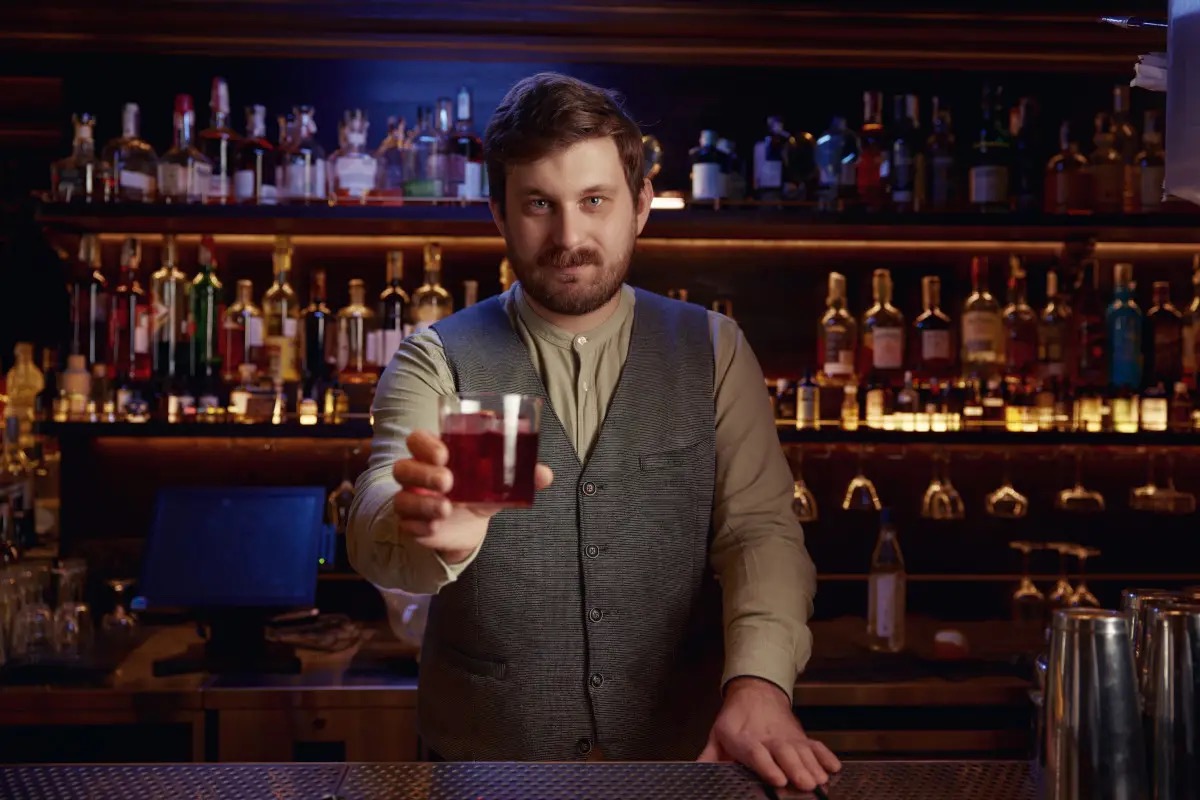  Non basta più saper shakerare: i barman guidano la nuova ospitalità italiana