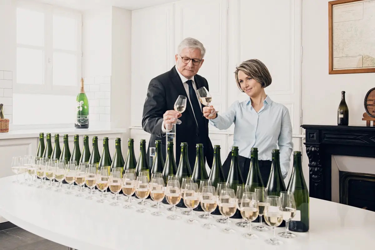 La vendemmia-lampo di Perrier-Jouët che sta sorprendendo la Champagne