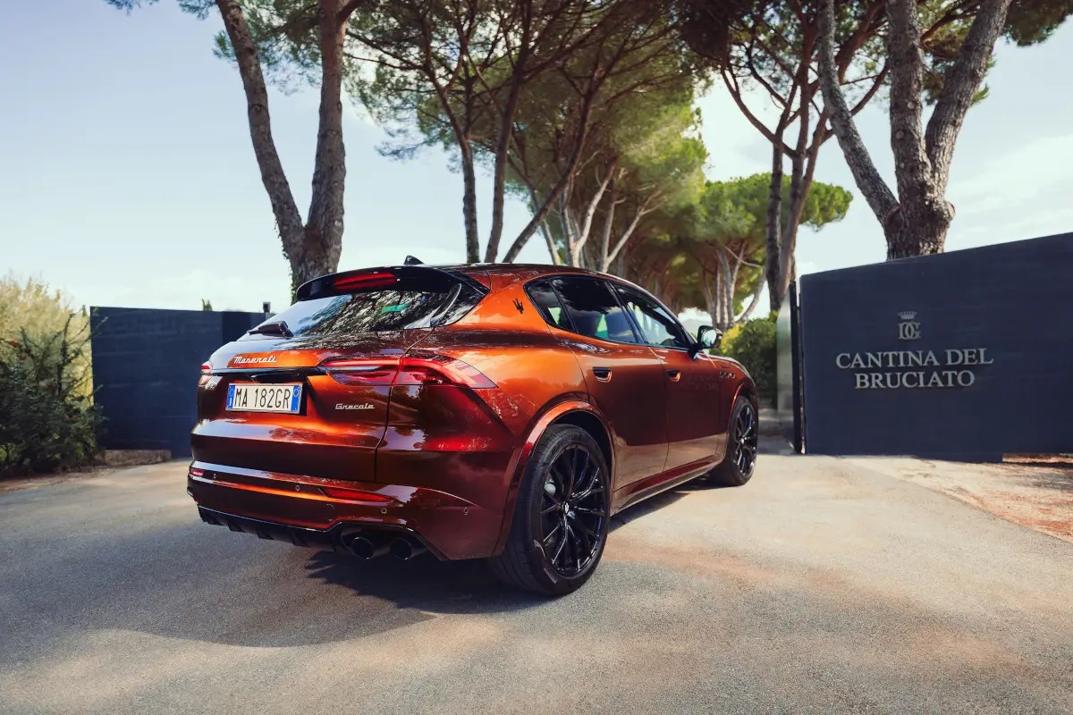Maserati, arriva la Grecale in edizione limitata dedicata al vino “Il Bruciato”