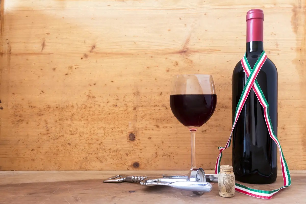  Vino italiano: boom da 8,1 miliardi e la sfida dei dazi USA che può cambiare il mercato