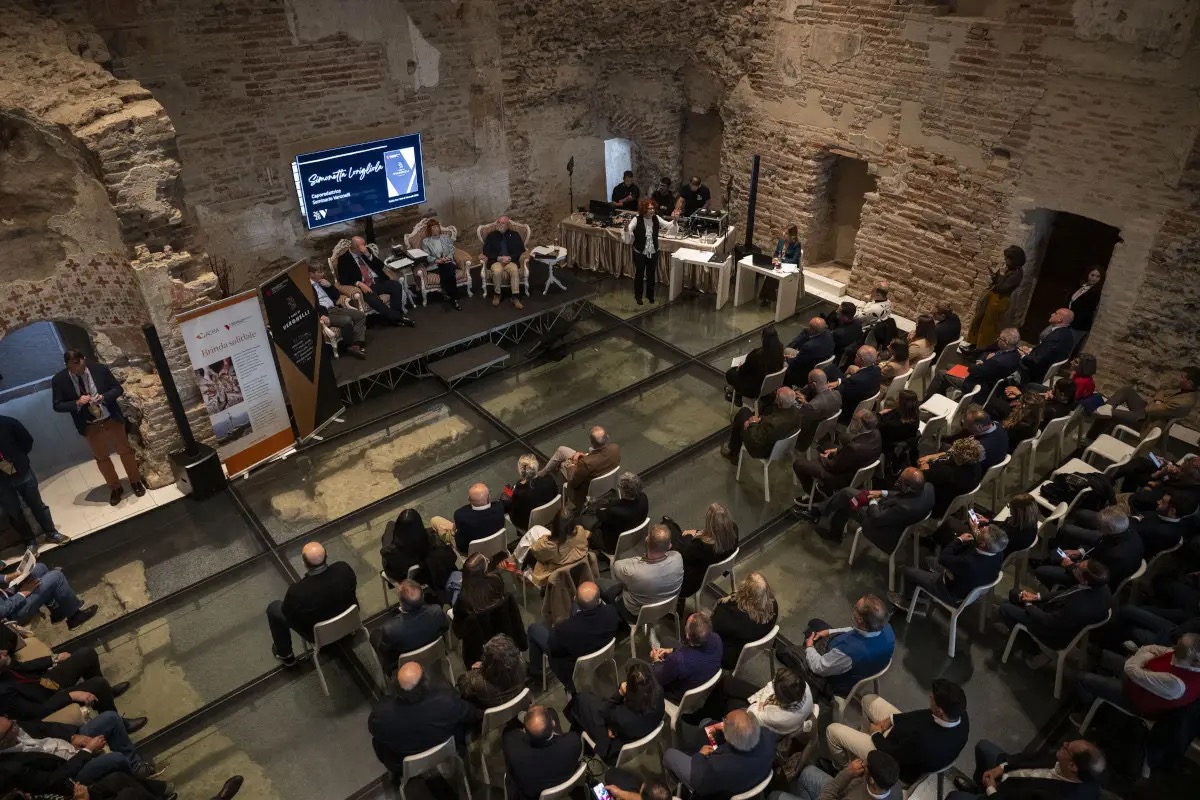 Guida Veronelli 2026: ecco i 6 Migliori Assaggi e i 12 Sole premiati