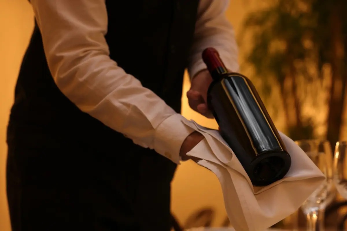  Il prezzo del vino al ristorante non è caro in sè: spesso è spiegato male